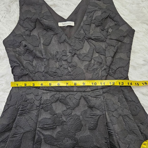 Lucy Paris Black Floral Sparkly V-neck Sleeveless Fit & Flare Dress. Size‎ M - Picture 12 of 12